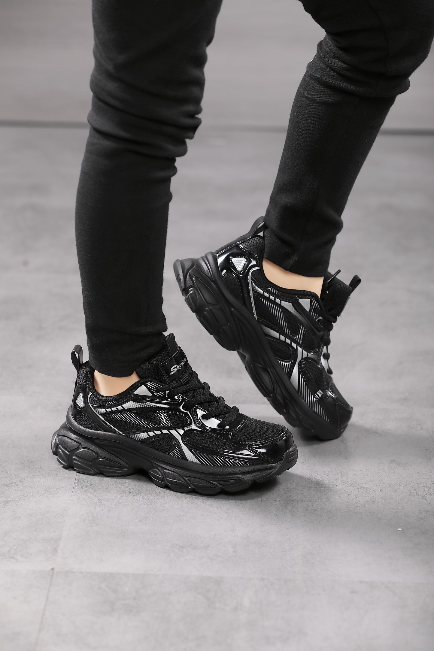 Kids' NovaPace Sneakers Glossy Ver.