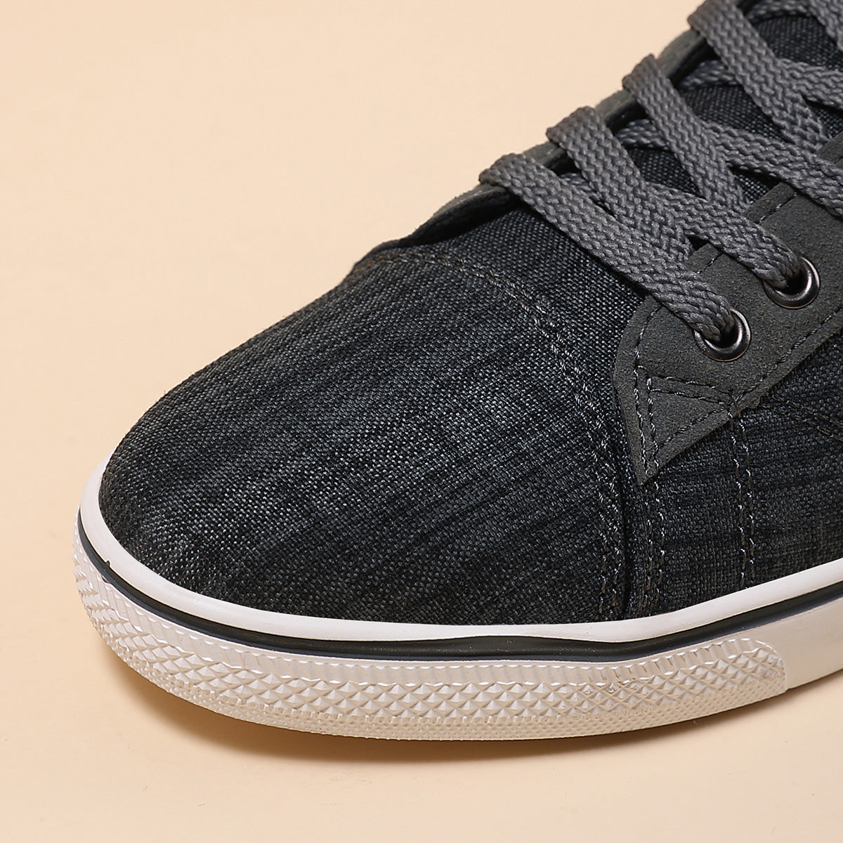 Daily Canvas Sneakers