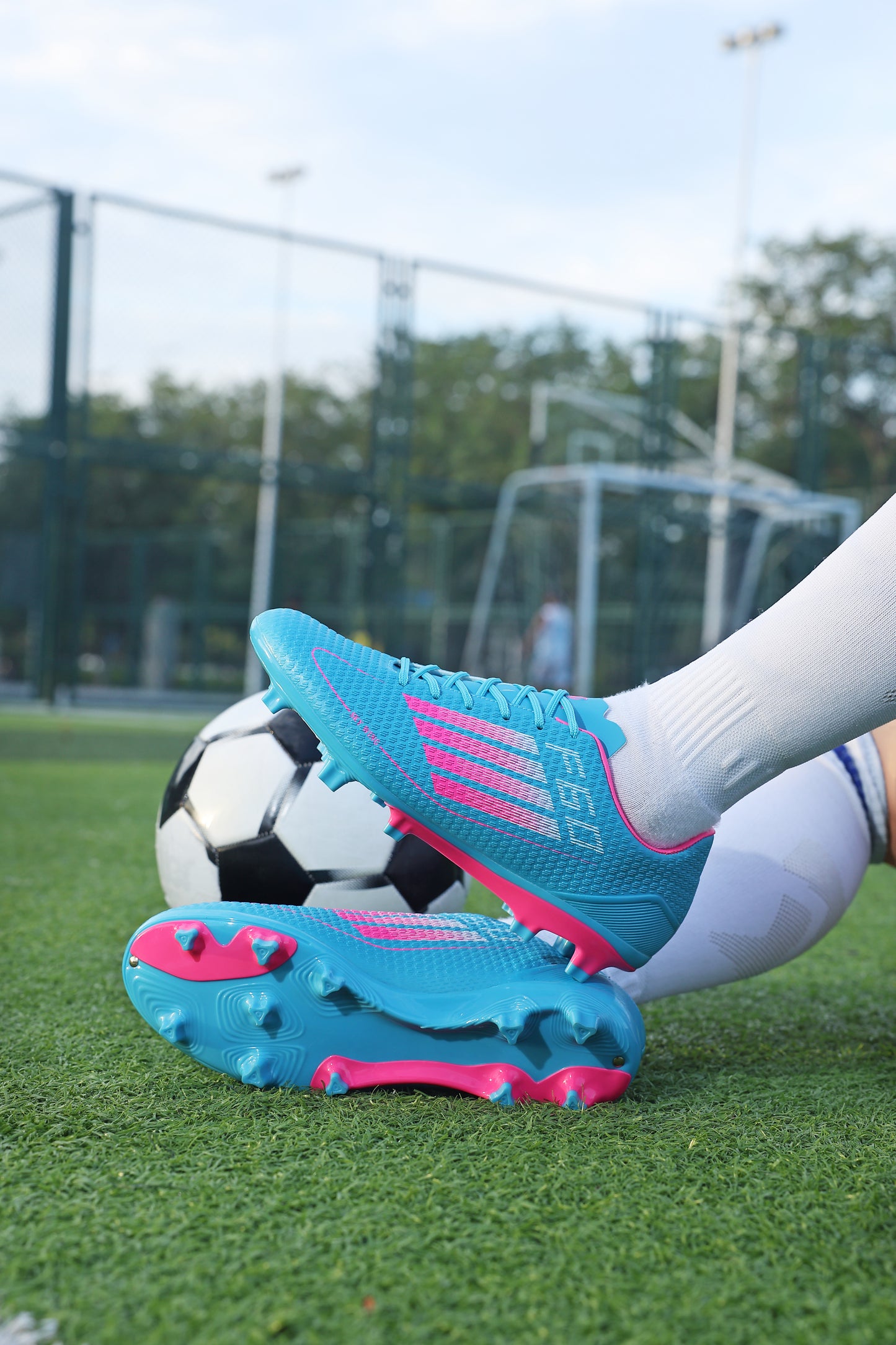 Men's SwiftWing Football Boots
